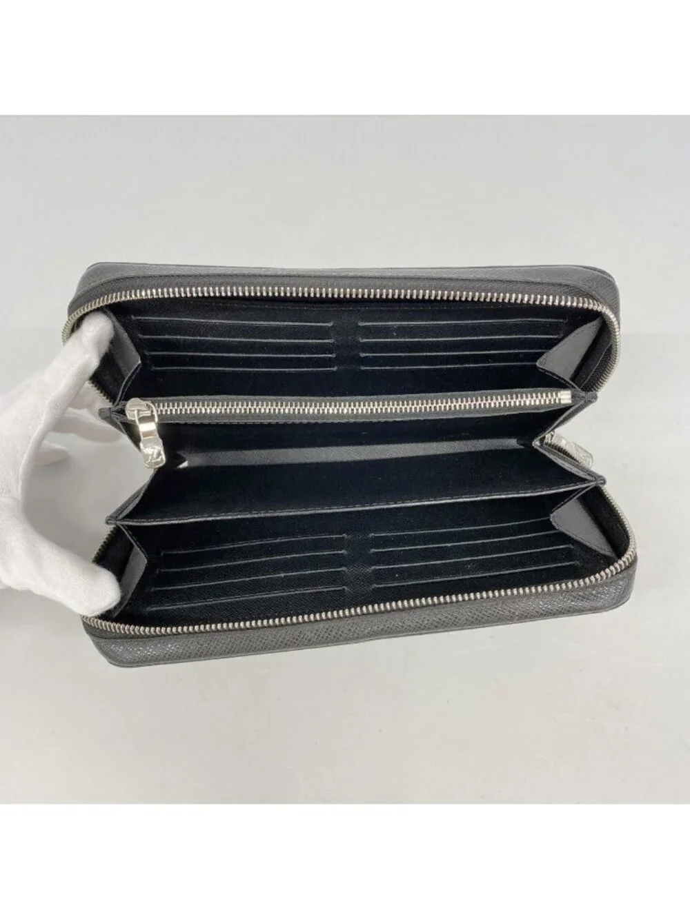 Louis Vuitton Wallet Taiga Zippy XL Ardoise